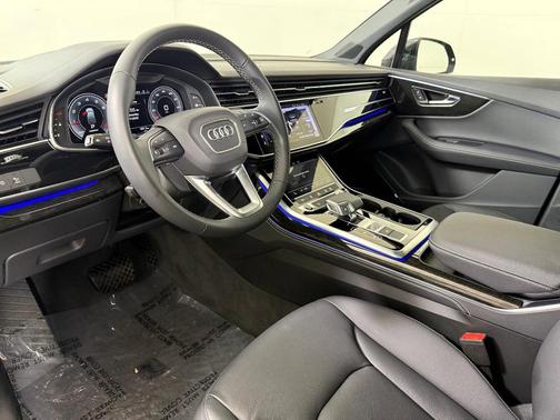2025 Audi Q7 45 Premium Plus