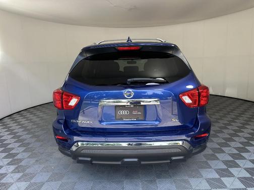 2019 Nissan Pathfinder SL