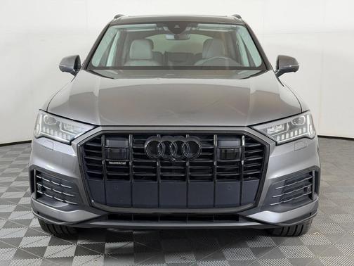 Samurai Gray Metallic 2023 Audi Q7 45 Premium Plus