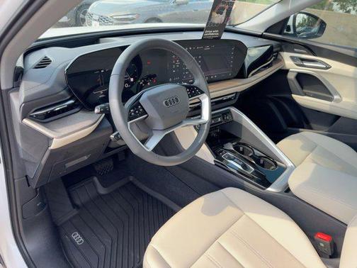 2025 Audi Q5 Premium Plus TFSI quattro S tronic