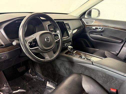 2018 Volvo XC90 T5 Momentum