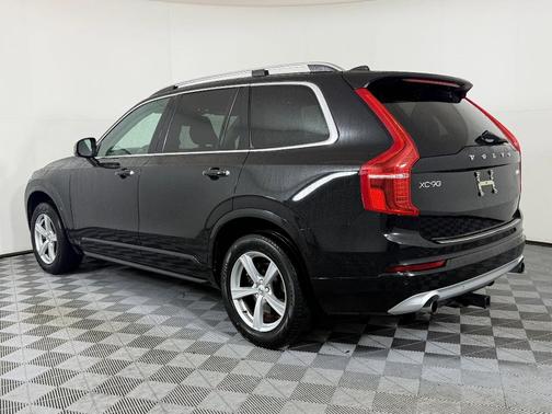 2018 Volvo XC90 T5 Momentum