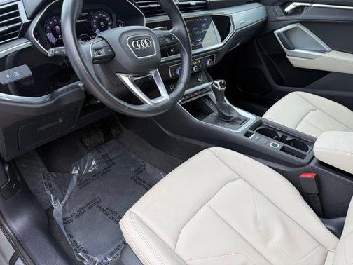 2023 Audi Q3 Premium 45 TFSI S line quattro Tiptronic