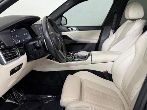 Black Sapphire Metallic 2020 BMW X5 sDrive40i