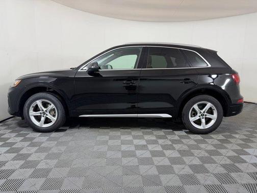 Brilliant Black 2023 Audi Q5 40 Premium