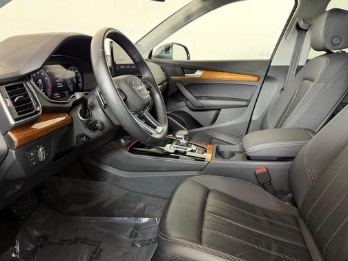 2023 Audi Q5 45 S line Premium Plus