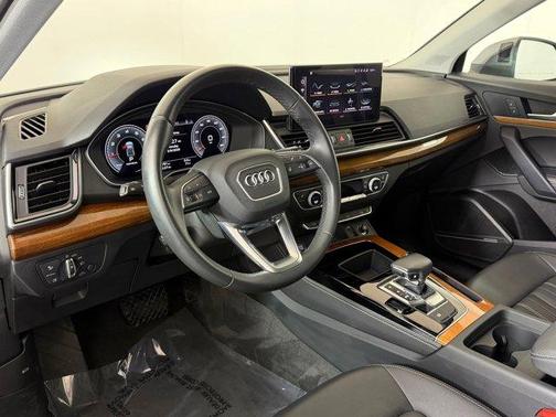 2023 Audi Q5 45 S line Premium Plus