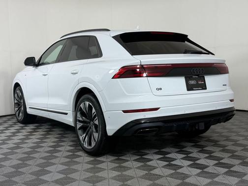 Glacier White Metallic 2026 Audi Q8 55 Premium Plus