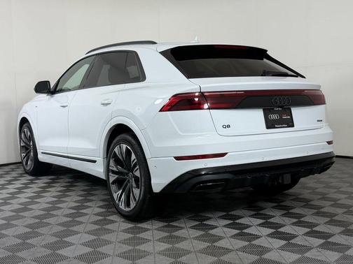 Glacier White Metallic 2026 Audi Q8 55 Premium Plus