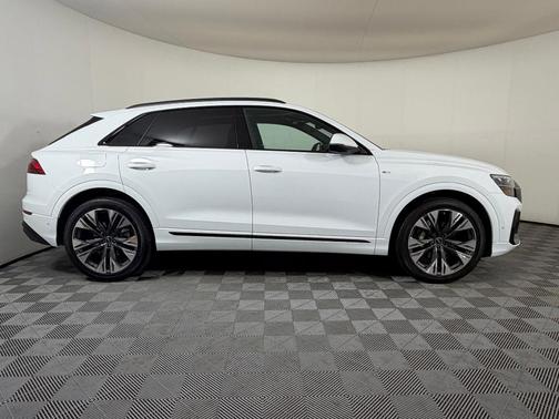 Glacier White Metallic 2026 Audi Q8 55 Premium Plus