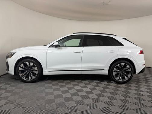 Glacier White Metallic 2026 Audi Q8 55 Premium Plus