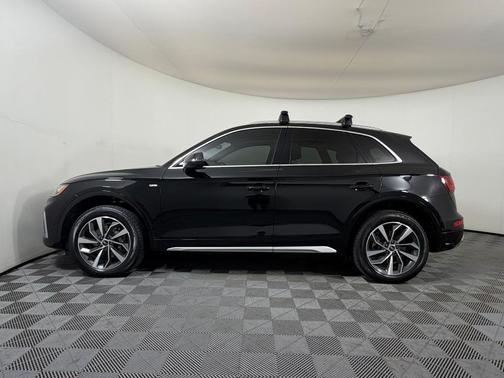 Mythos Black Metallic 2023 Audi Q5 45 S line Prestige