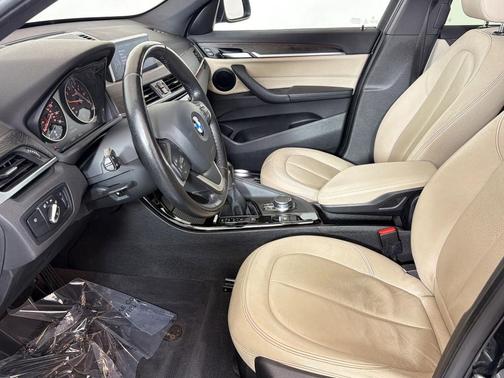 Black Sapphire Metallic 2016 BMW X1 xDrive 28i
