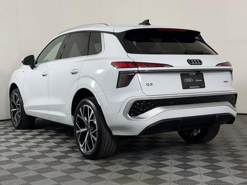 Glacier White Metallic 2026 Audi Q3 TFSI quattro S tronic