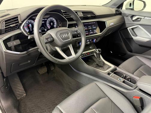Glacier White Metallic 2024 Audi Q3 45 S line Premium Plus