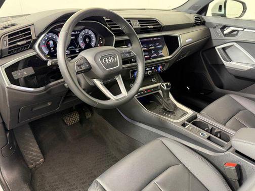 Glacier White Metallic 2024 Audi Q3 45 S line Premium Plus