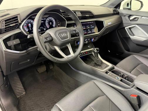 Glacier White Metallic 2024 Audi Q3 45 S line Premium Plus