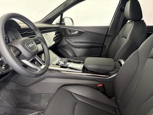 2026 Audi Q7 55 Premium Plus