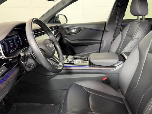 Daytona Gray Pearl Effect 2020 Audi Q8 55 Premium Plus