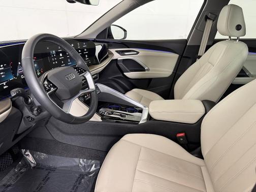 2025 Audi Q5 Premium TFSI quattro S tronic