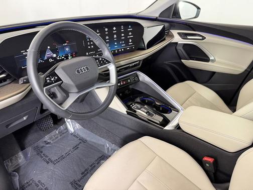 2025 Audi Q5 Premium TFSI quattro S tronic