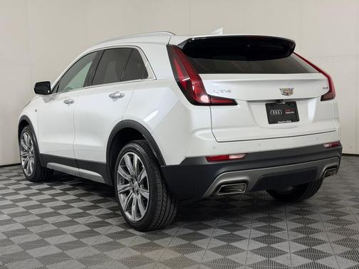 Crystal White Tricoat 2022 Cadillac XT4 Premium Luxury