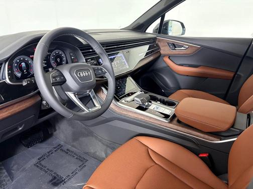 2026 Audi Q7 55 Premium Plus