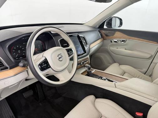2019 Volvo XC90 T6 Inscription