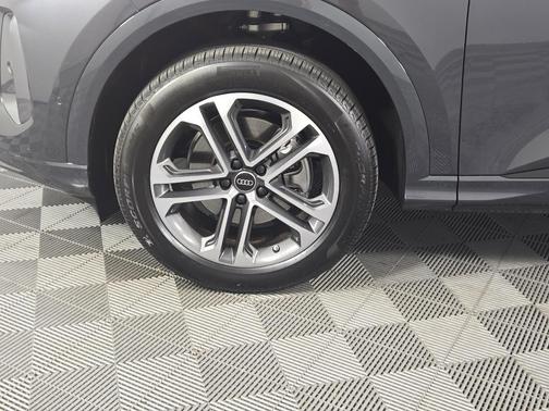 2025 Audi Q5 Premium