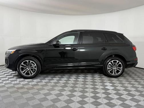2026 Audi Q7 45 Premium Plus