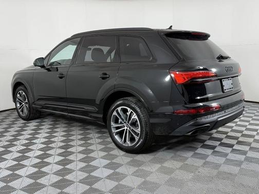 2026 Audi Q7 45 Premium Plus