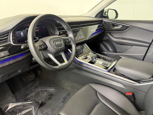 2023 Audi Q8 55 Premium Plus