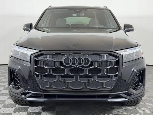 0E0E 2026 Audi Q7 55 Prestige