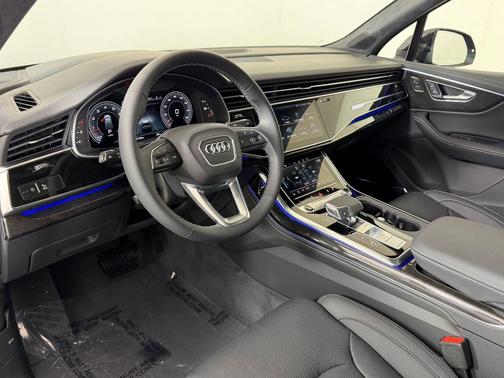0E0E 2026 Audi Q7 55 Prestige