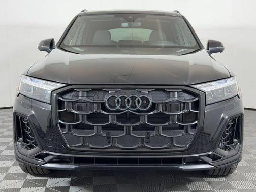 0E0E 2026 Audi Q7 55 Prestige