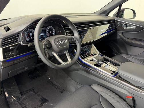 0E0E 2026 Audi Q7 55 Prestige