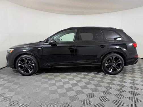 0E0E 2026 Audi Q7 55 Prestige