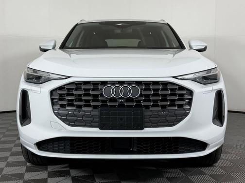 2025 Audi Q5 Premium TFSI quattro S tronic