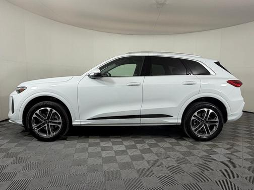 2025 Audi Q5 Premium TFSI quattro S tronic