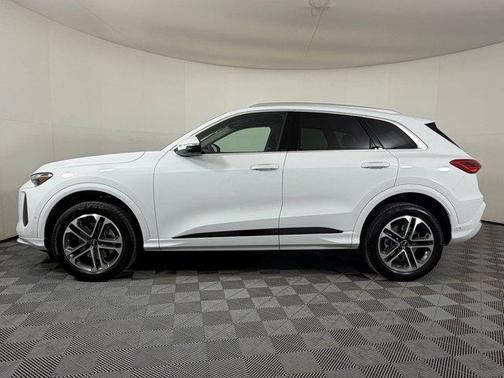 2025 Audi Q5 Premium TFSI quattro S tronic