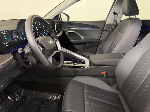 2025 Audi Q5 Premium TFSI quattro S tronic