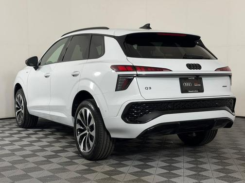 Glacier White Metallic 2026 Audi Q3 TFSI quattro S tronic
