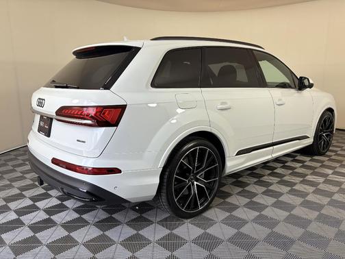 2021 Audi Q7 55 Prestige