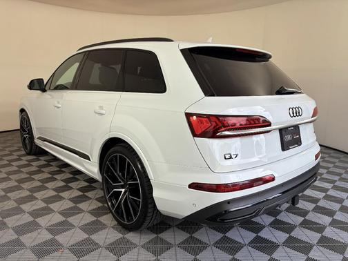 2021 Audi Q7 55 Prestige