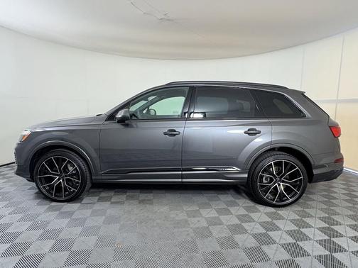 2025 Audi Q7 55 Premium Plus