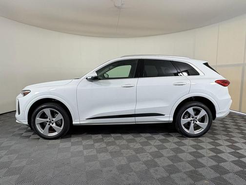 2025 Audi Q5 Premium Plus TFSI quattro S tronic