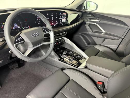 2025 Audi Q5 Premium Plus TFSI quattro S tronic