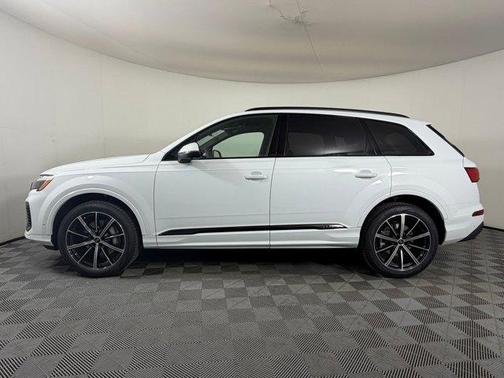 Glacier White Metallic 2026 Audi Q7 45 Premium Plus