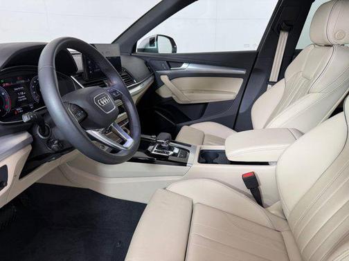 2025 Audi Q5 45 S line Premium