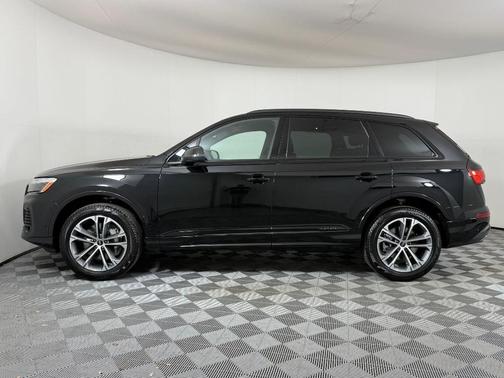 2026 Audi Q7 45 Premium